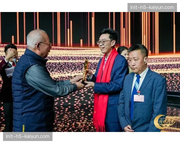 金杯映照全球梦：这支总冠军球队为何拥有十三个不同国籍